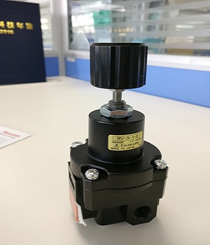 自力可調式減壓閥構造參數(shù)，來控制閥門的開度